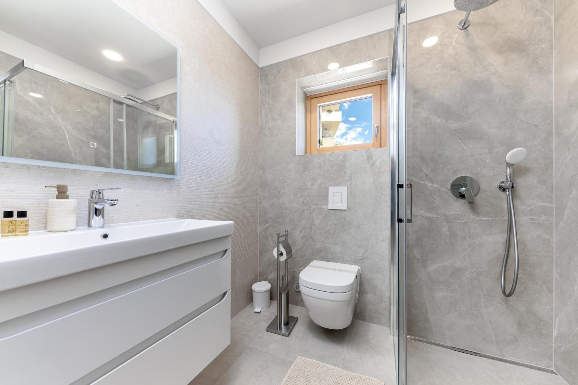 Luxury Adria Sea City & Mountain View Apartment Makarska Extérieur photo